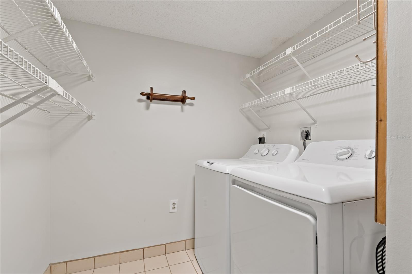 Image 19 of 41 For 2699 Pine Ridge Way E H1