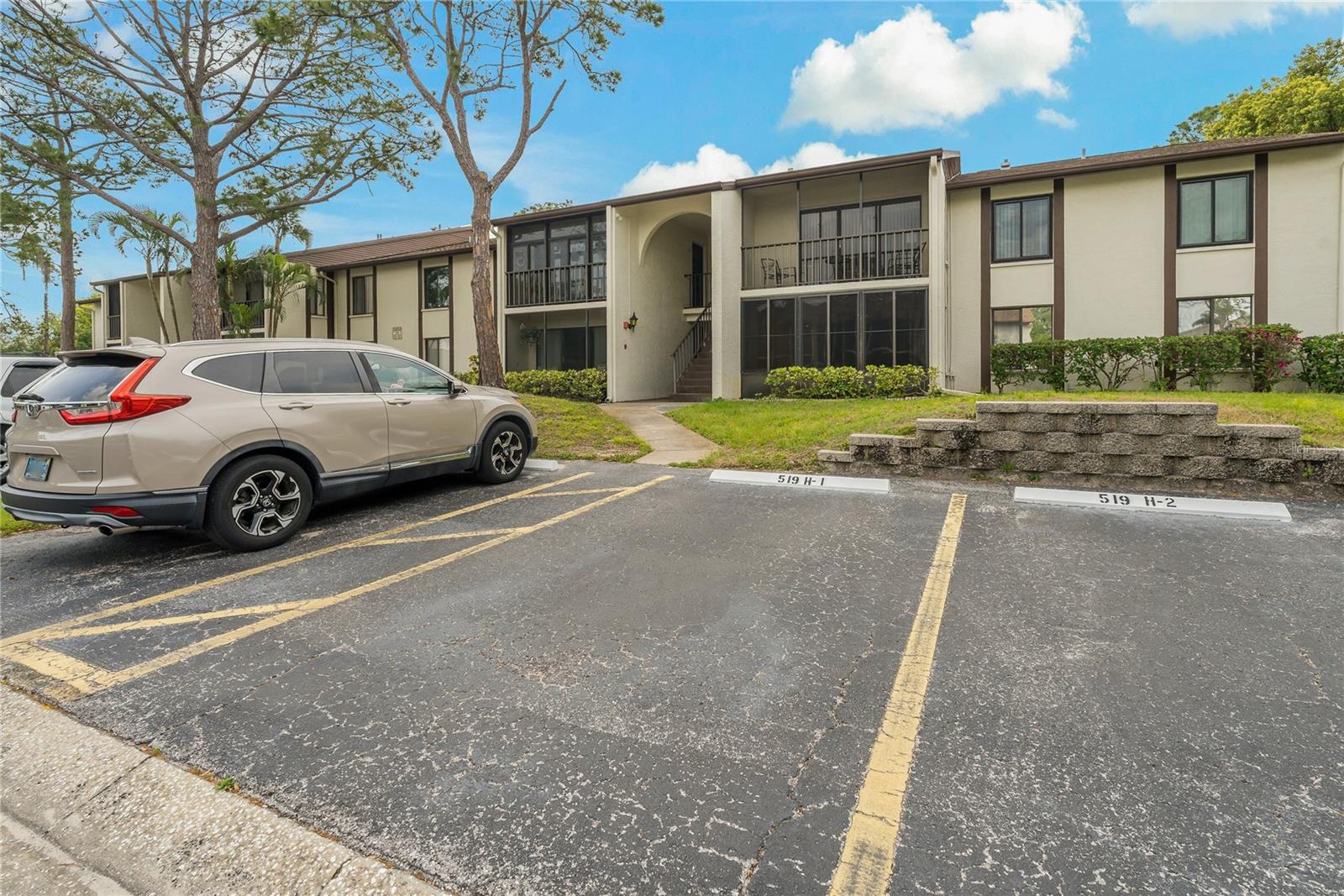 Image 30 of 41 For 2699 Pine Ridge Way E H1