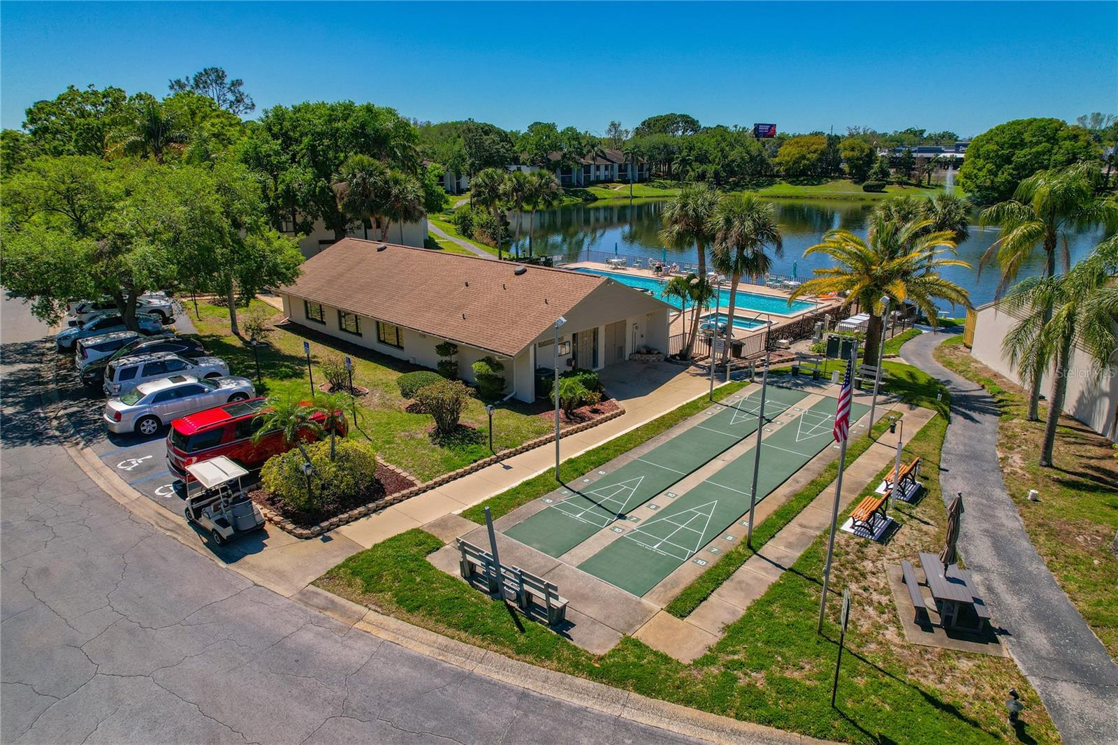 Image 32 of 41 For 2699 Pine Ridge Way E H1