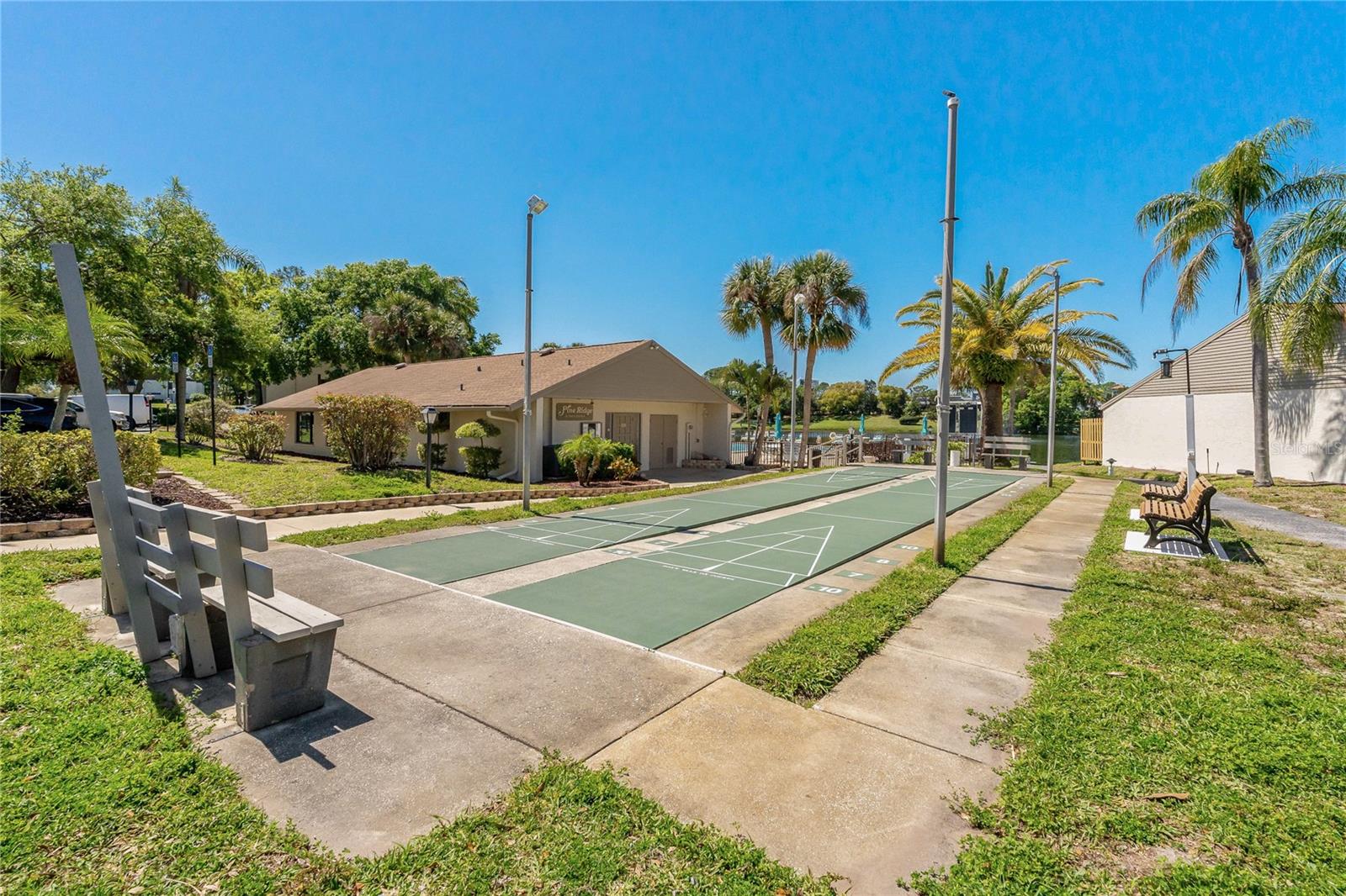 Image 37 of 41 For 2699 Pine Ridge Way E H1