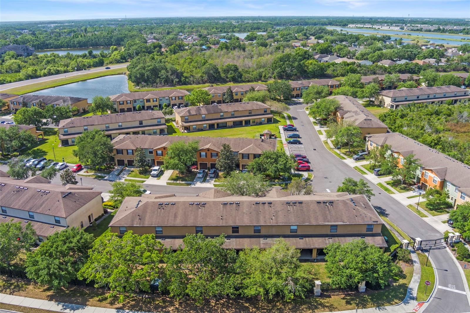 Listing photo id 36 for 2441 Hibiscus Bay Lane