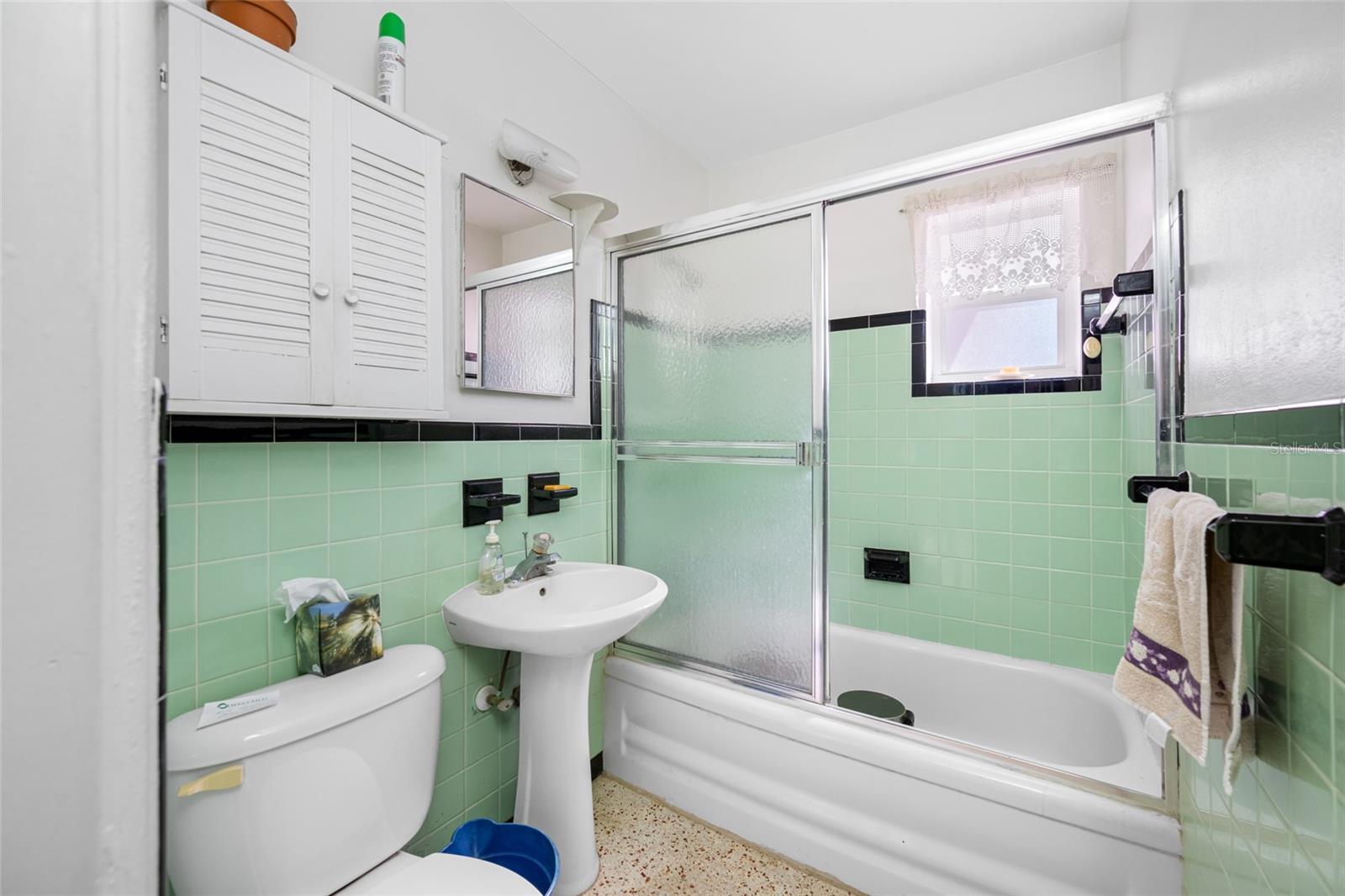 Image 14 of 30 For 2827 1st Street Ne