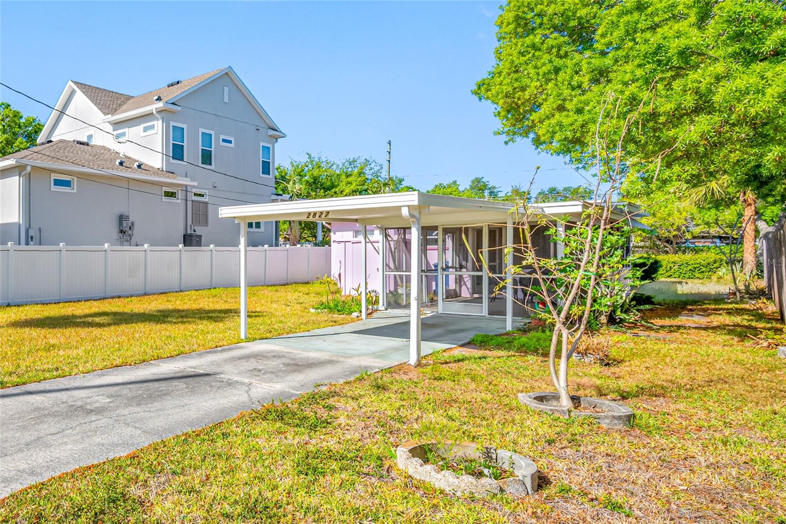 Image 2 of 30 For 2827 1st Street Ne