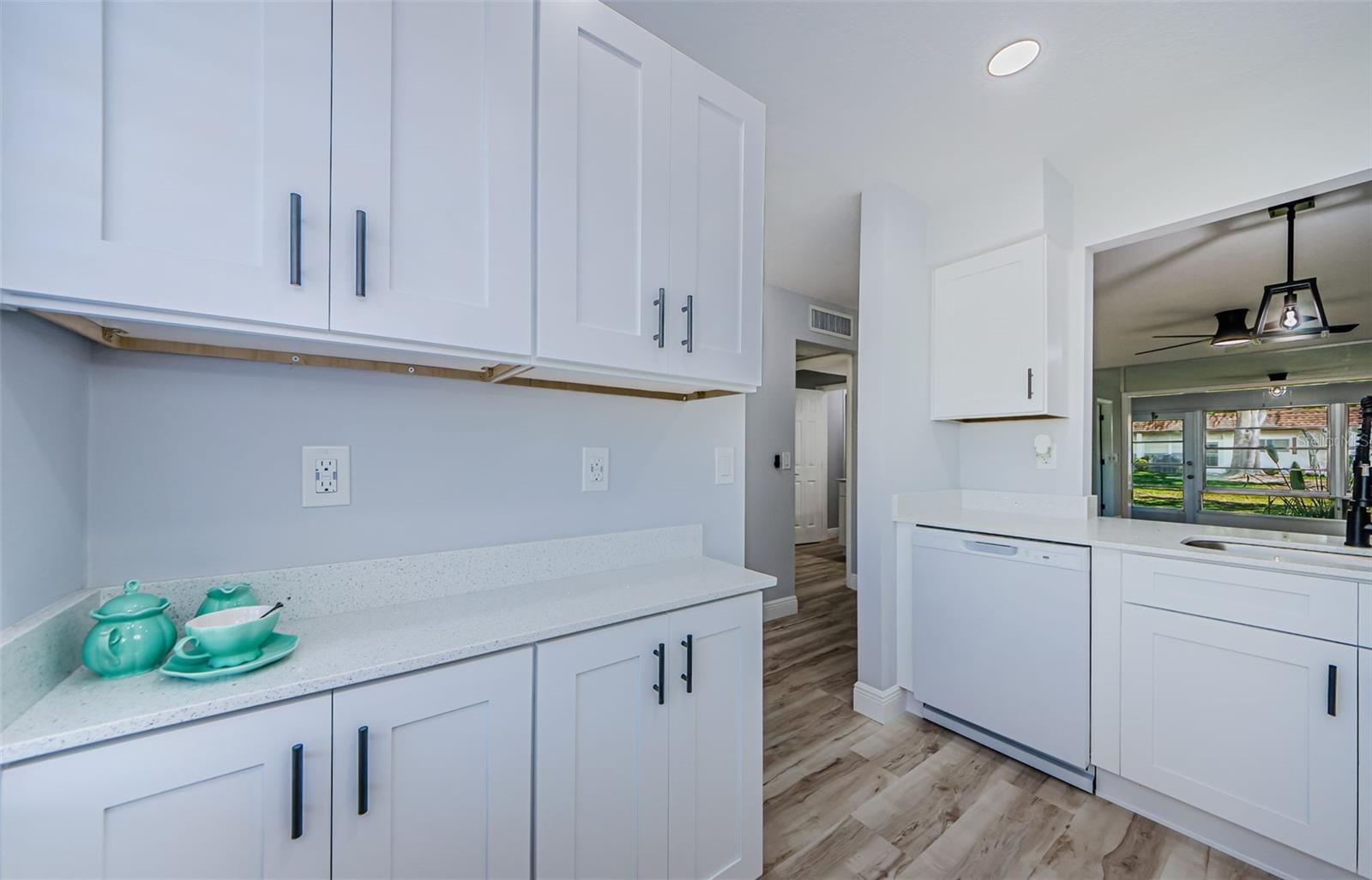 Listing photo id 11 for 3143 Mission Grove Drive