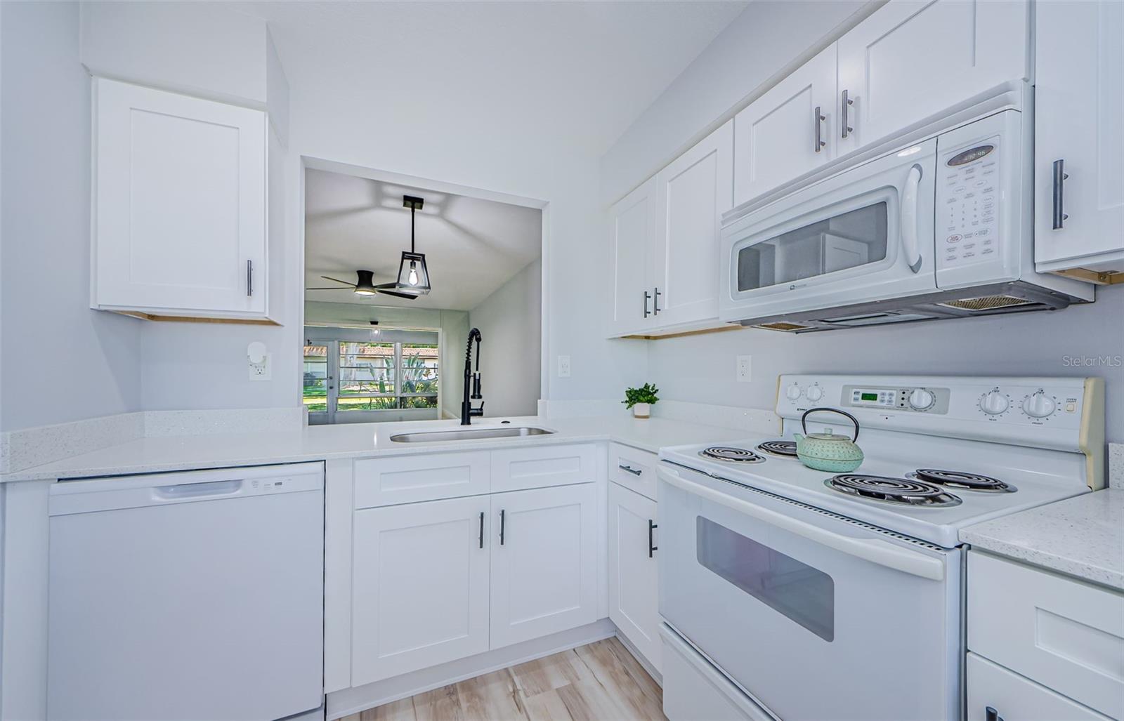 Listing photo id 12 for 3143 Mission Grove Drive