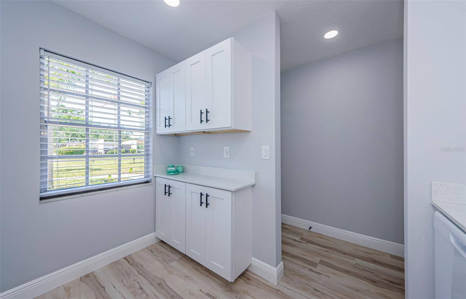 Listing photo id 13 for 3143 Mission Grove Drive