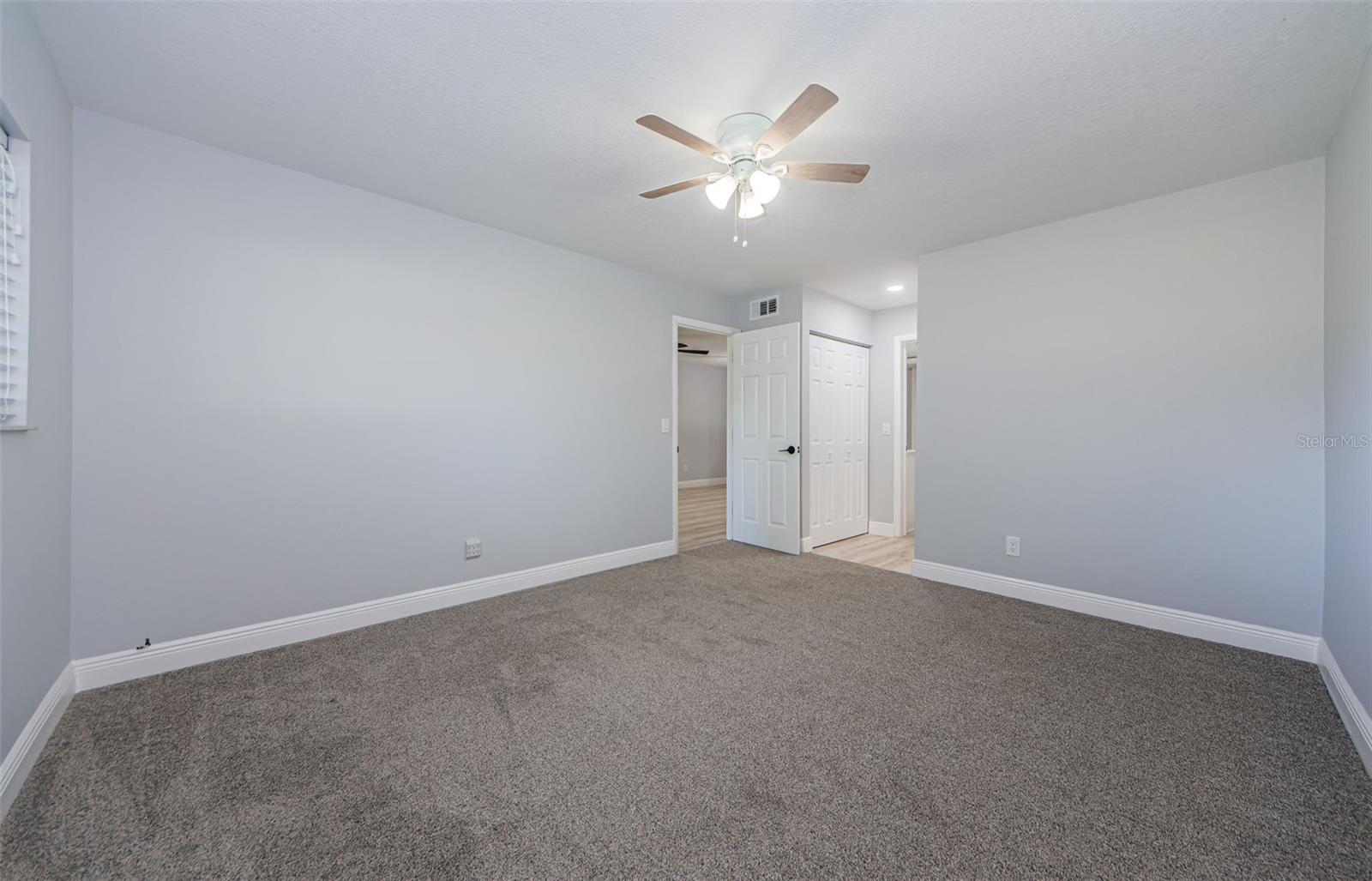 Listing photo id 18 for 3143 Mission Grove Drive