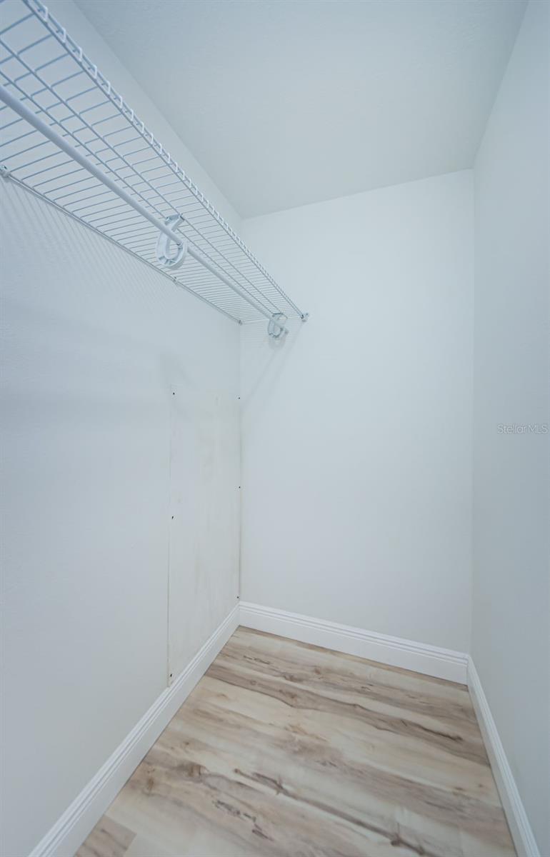 Listing photo id 19 for 3143 Mission Grove Drive