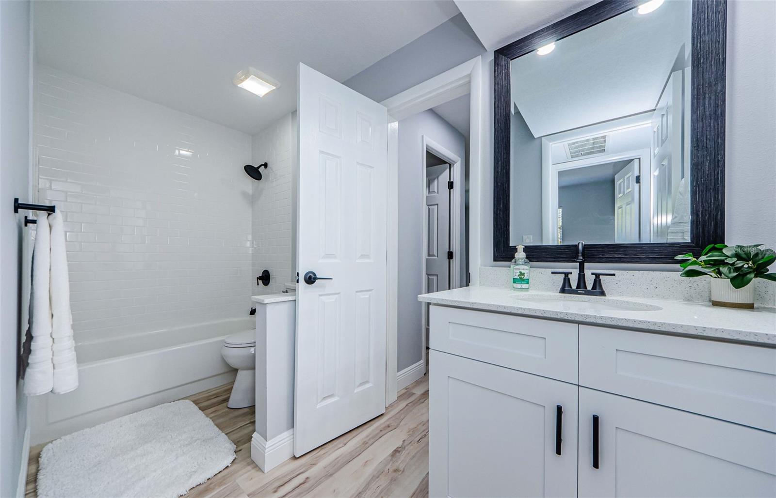 Listing photo id 22 for 3143 Mission Grove Drive