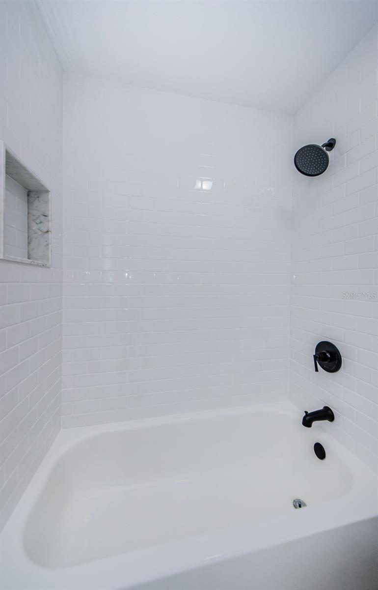 Listing photo id 23 for 3143 Mission Grove Drive