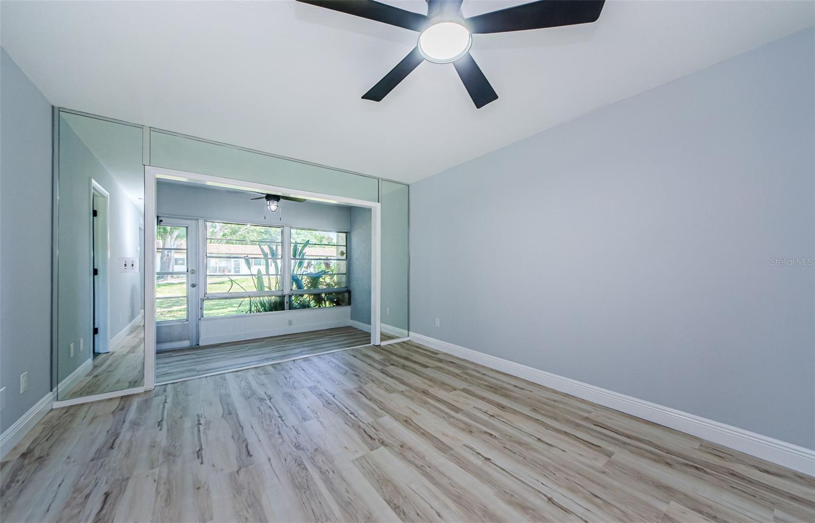 Listing photo id 5 for 3143 Mission Grove Drive