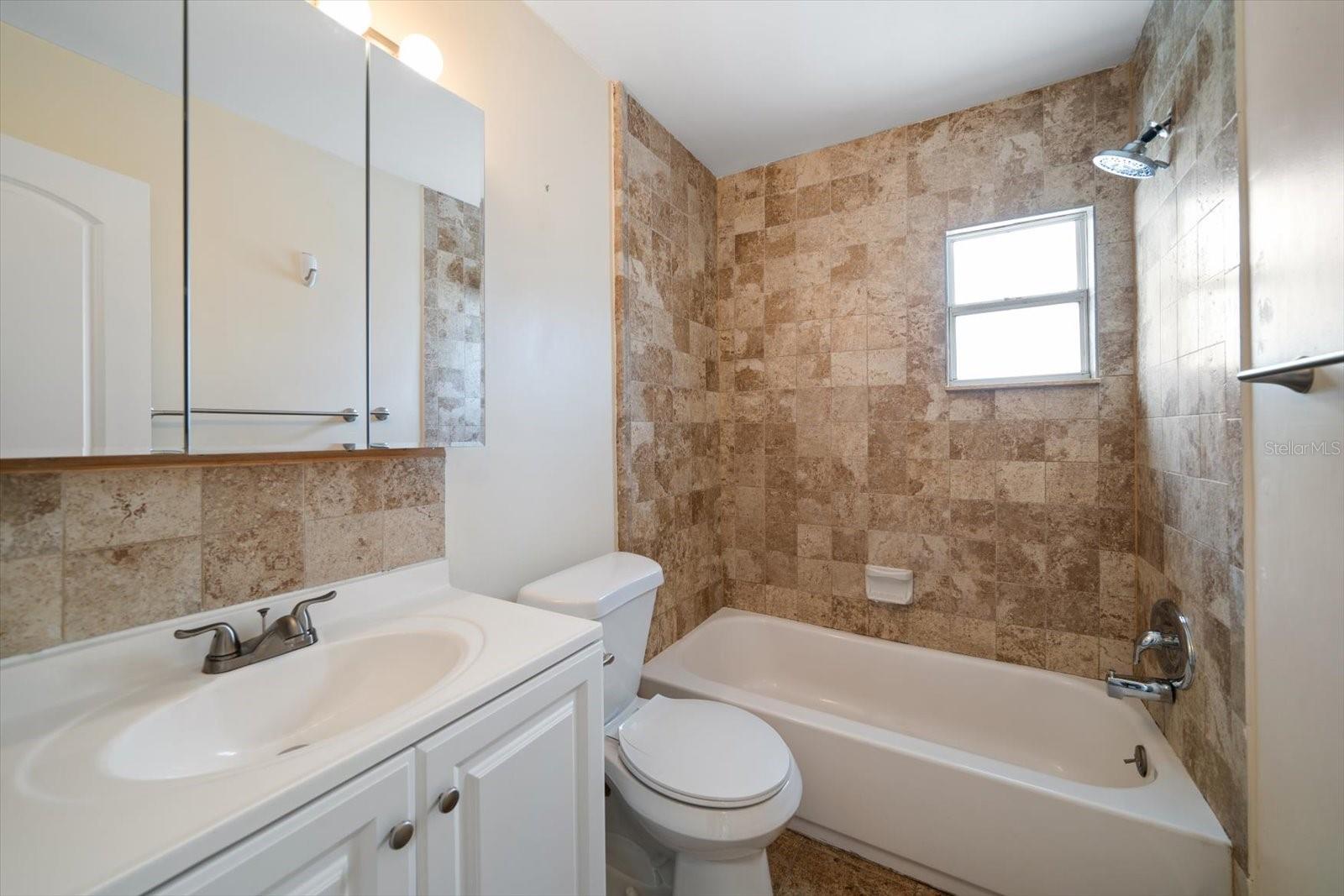 Image 14 of 21 For 2585 9th Avenue N