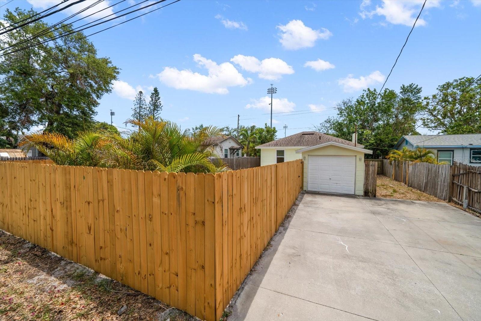Image 18 of 21 For 2585 9th Avenue N