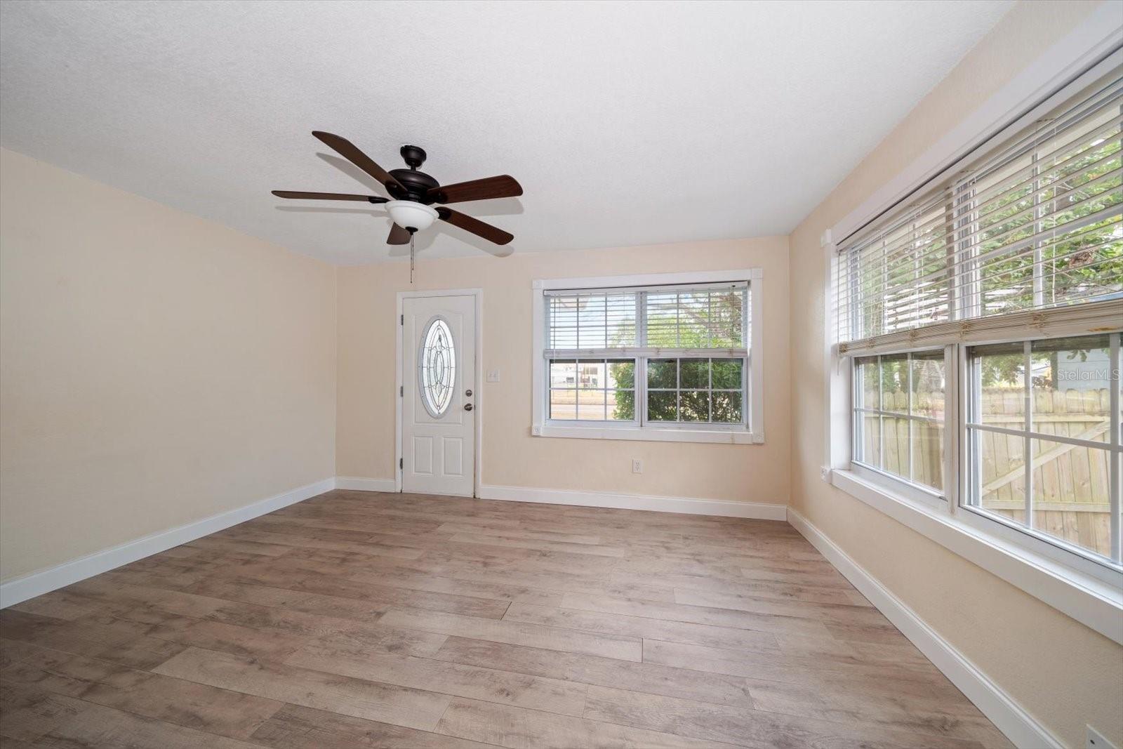 Image 2 of 21 For 2585 9th Avenue N