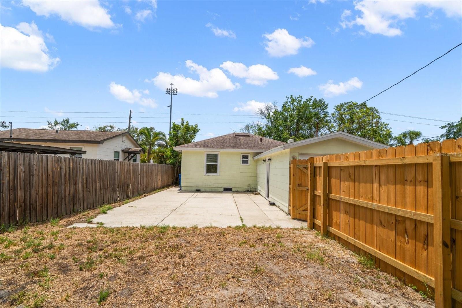 Image 20 of 21 For 2585 9th Avenue N