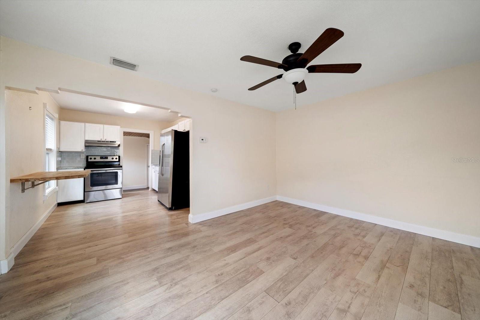 Image 3 of 21 For 2585 9th Avenue N