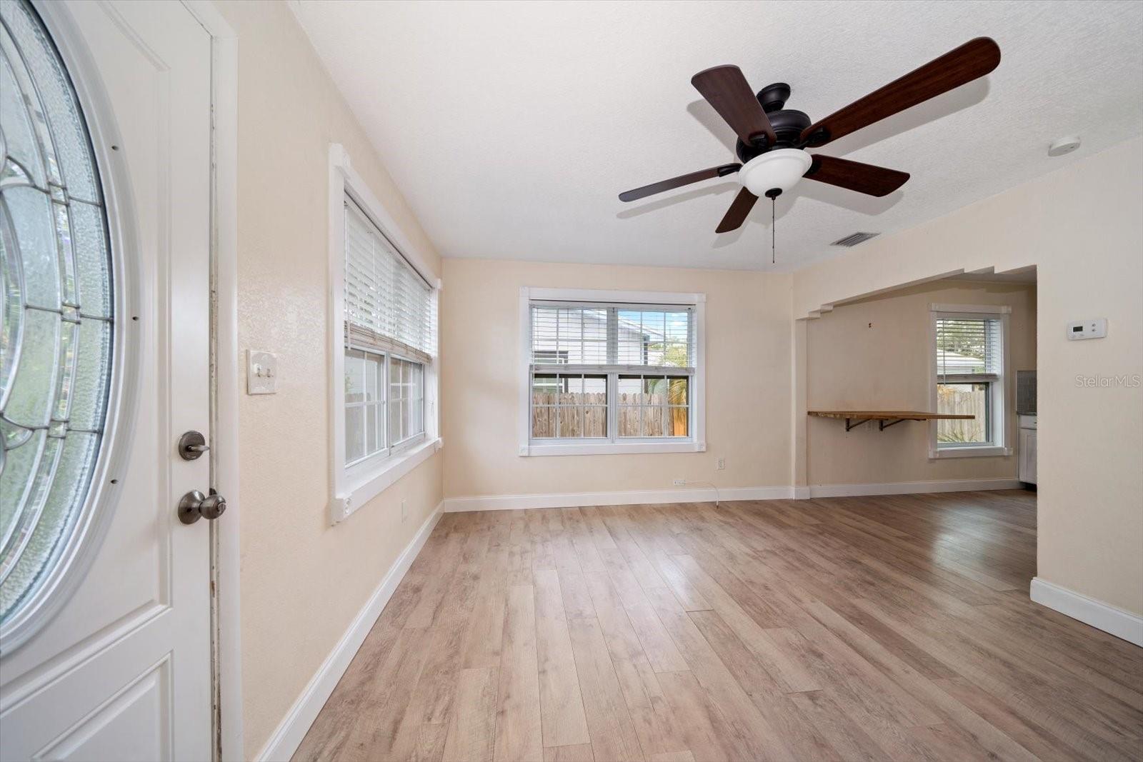 Image 4 of 21 For 2585 9th Avenue N