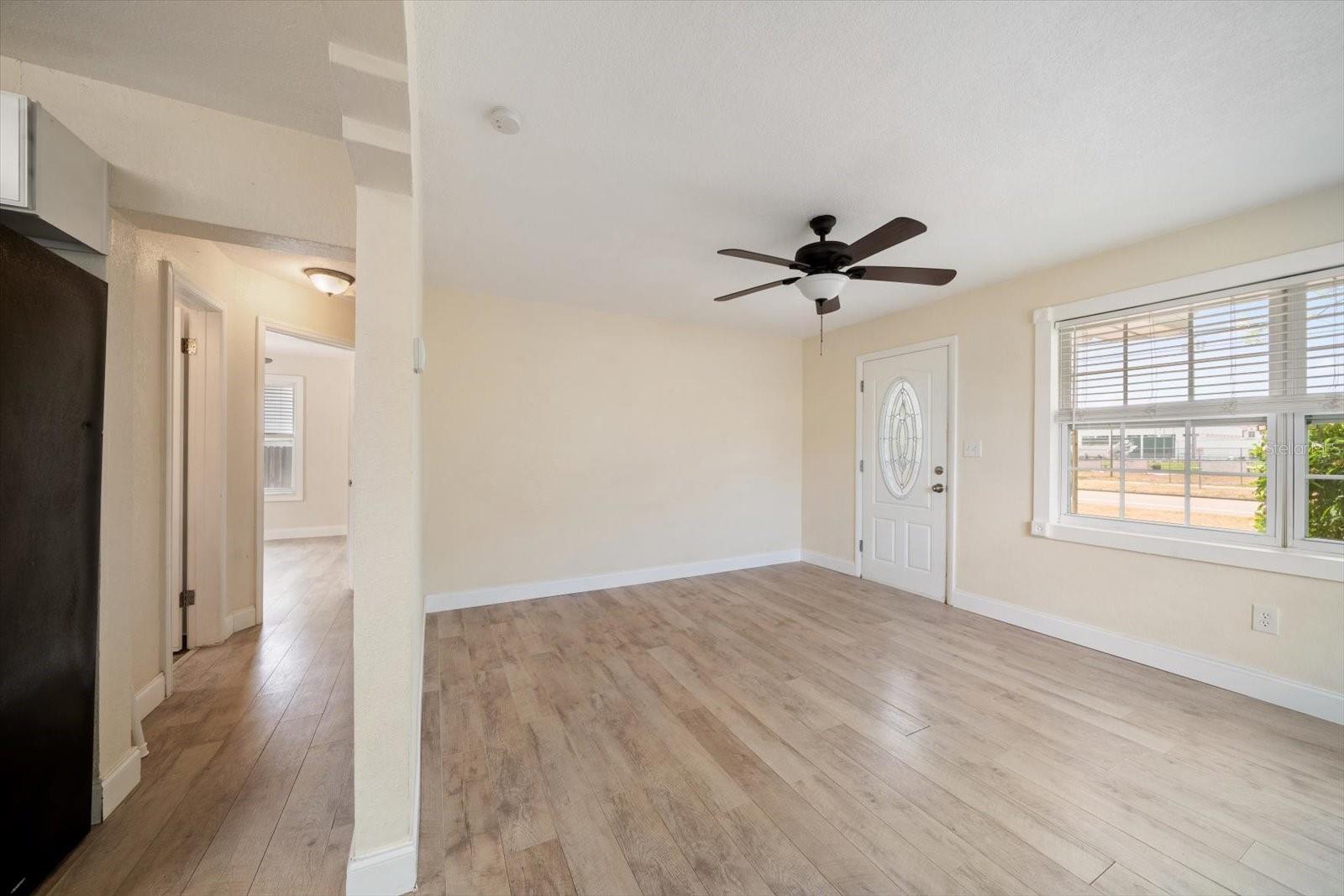 Image 5 of 21 For 2585 9th Avenue N