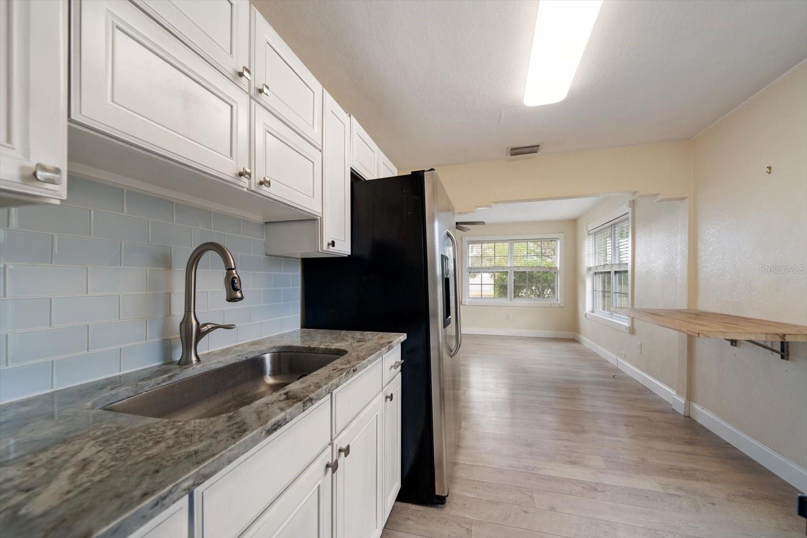 Image 6 of 21 For 2585 9th Avenue N
