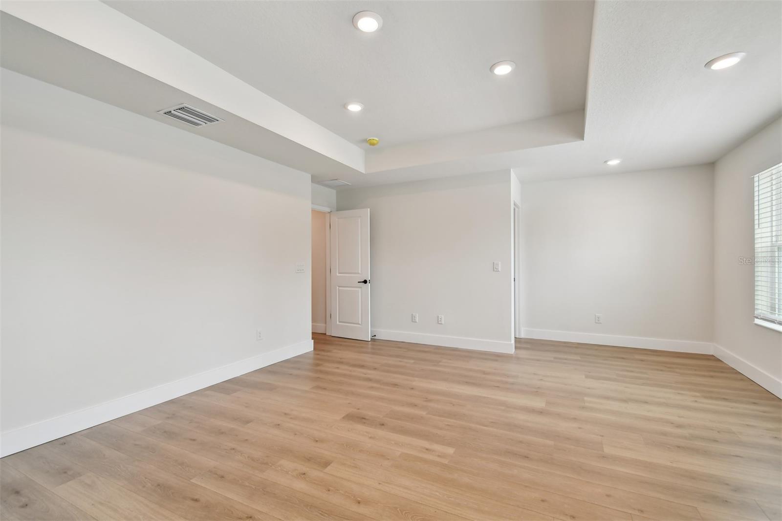 Image 21 of 44 For 5235 9th Avenue N