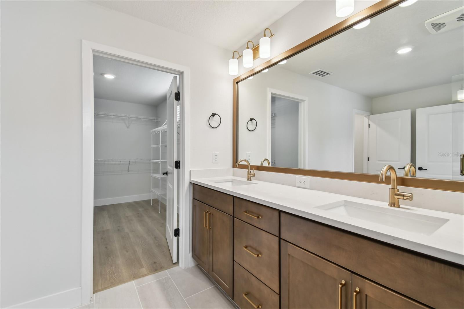 Image 25 of 44 For 5235 9th Avenue N