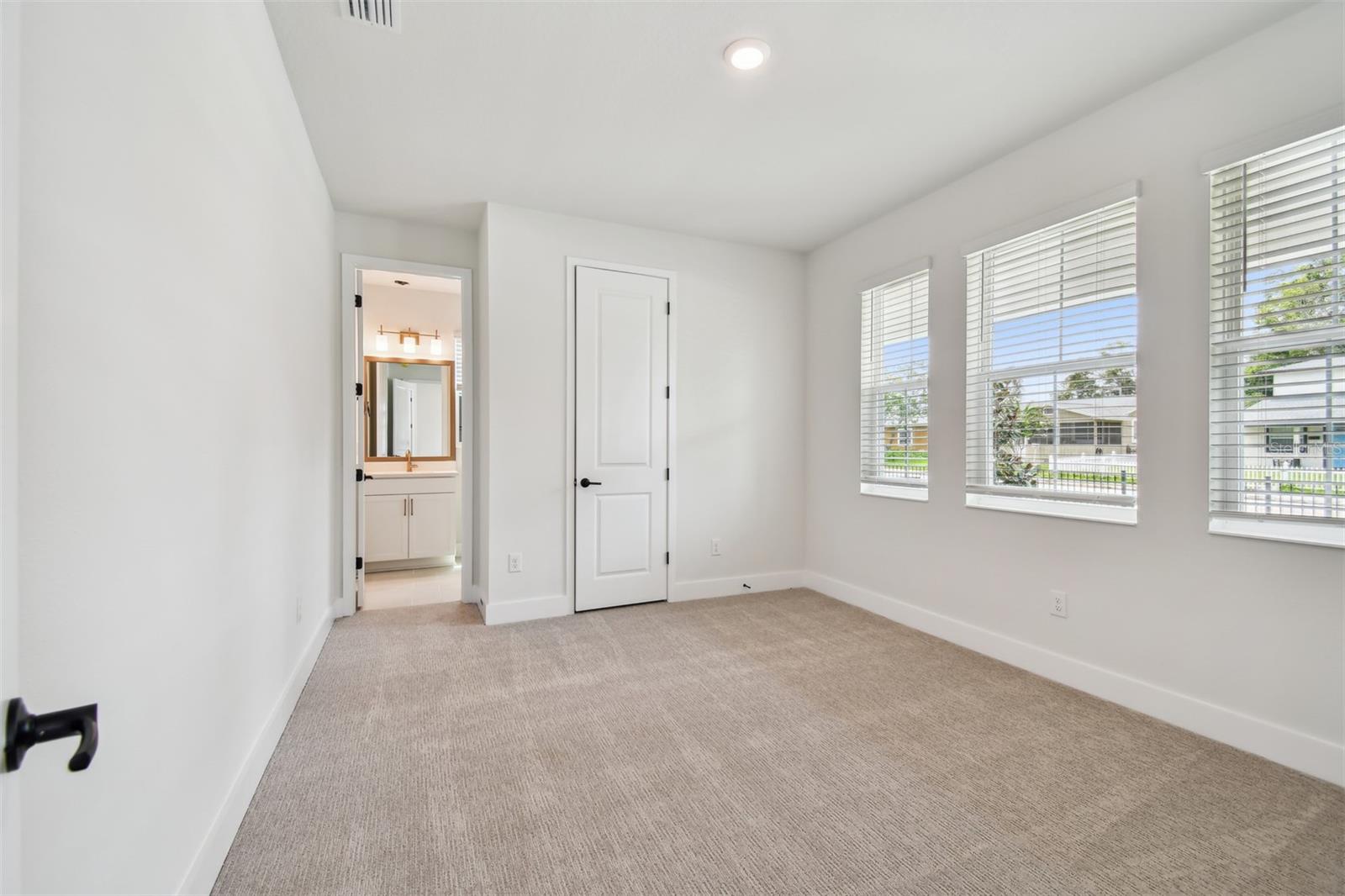 Image 36 of 44 For 5235 9th Avenue N