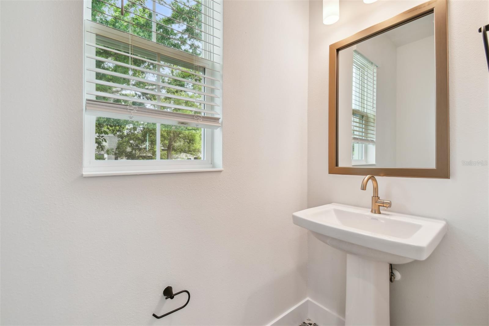 Image 39 of 44 For 5235 9th Avenue N