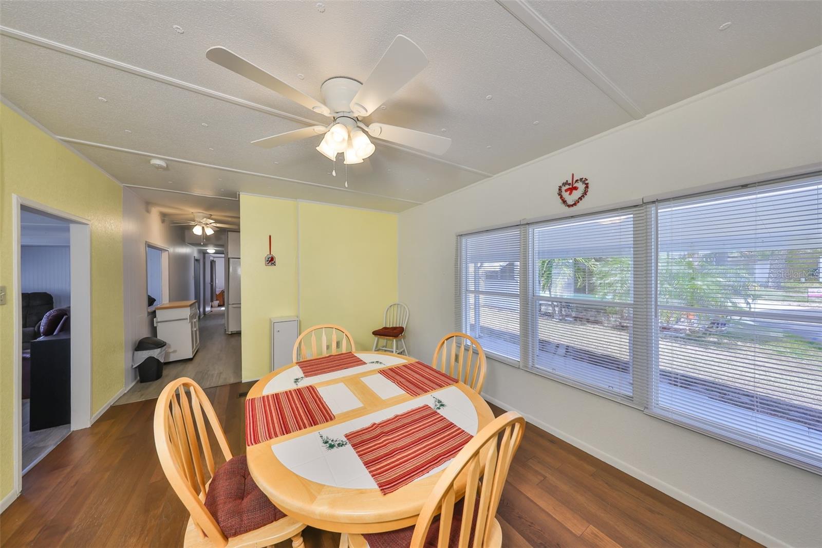 Listing photo id 8 for 980 7th Street Nw 74