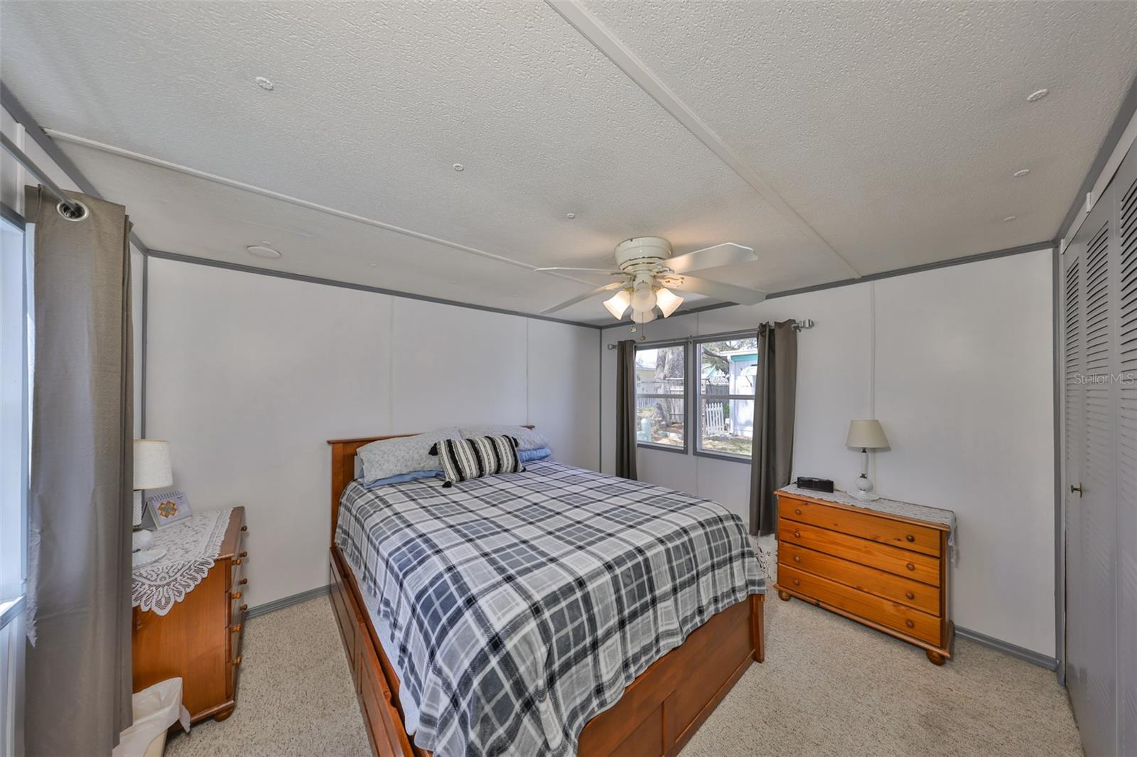 Listing photo id 12 for 980 7th Street Nw 74