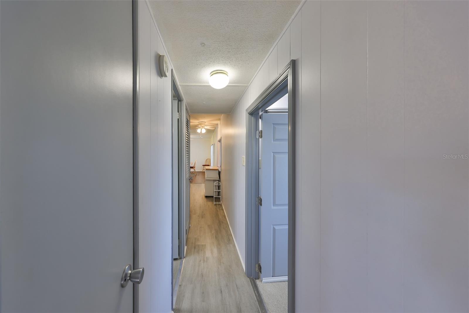 Listing photo id 16 for 980 7th Street Nw 74