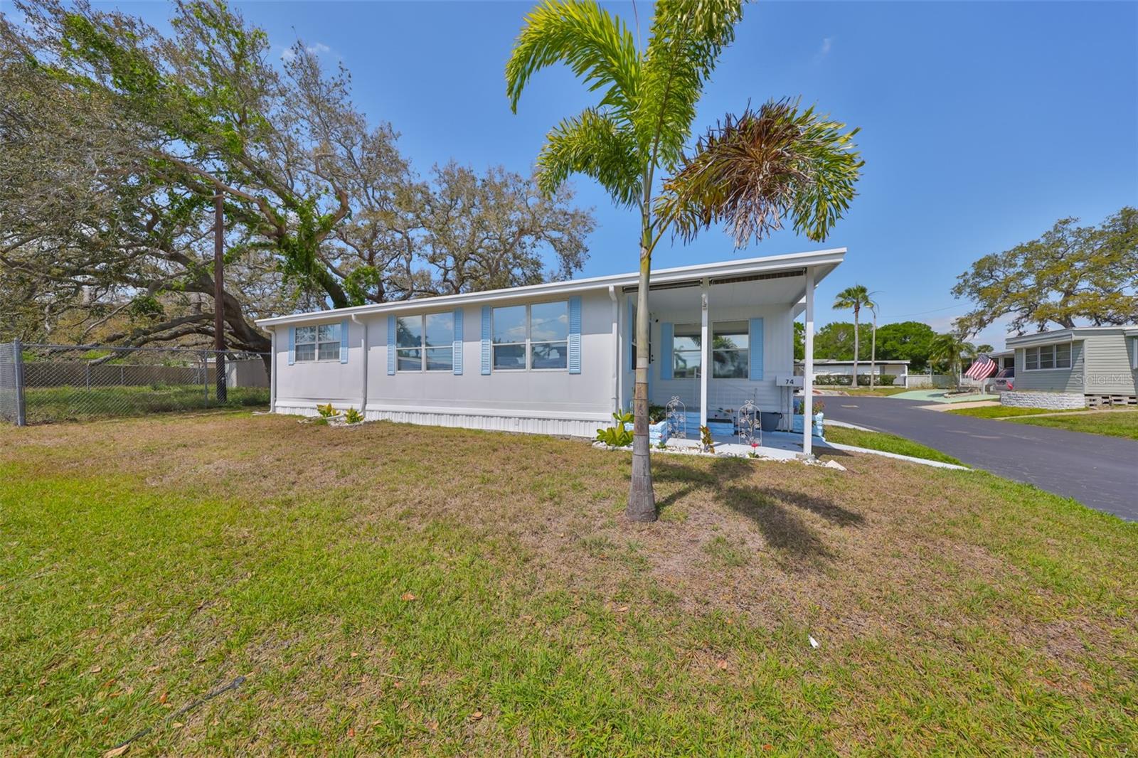 Listing photo id 3 for 980 7th Street Nw 74