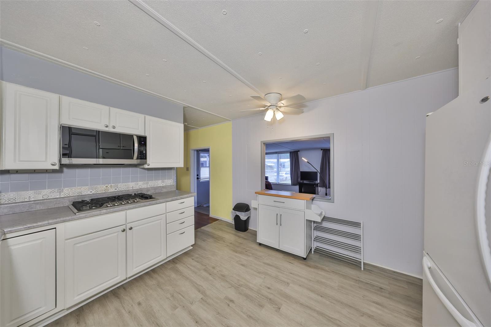 Listing photo id 6 for 980 7th Street Nw 74