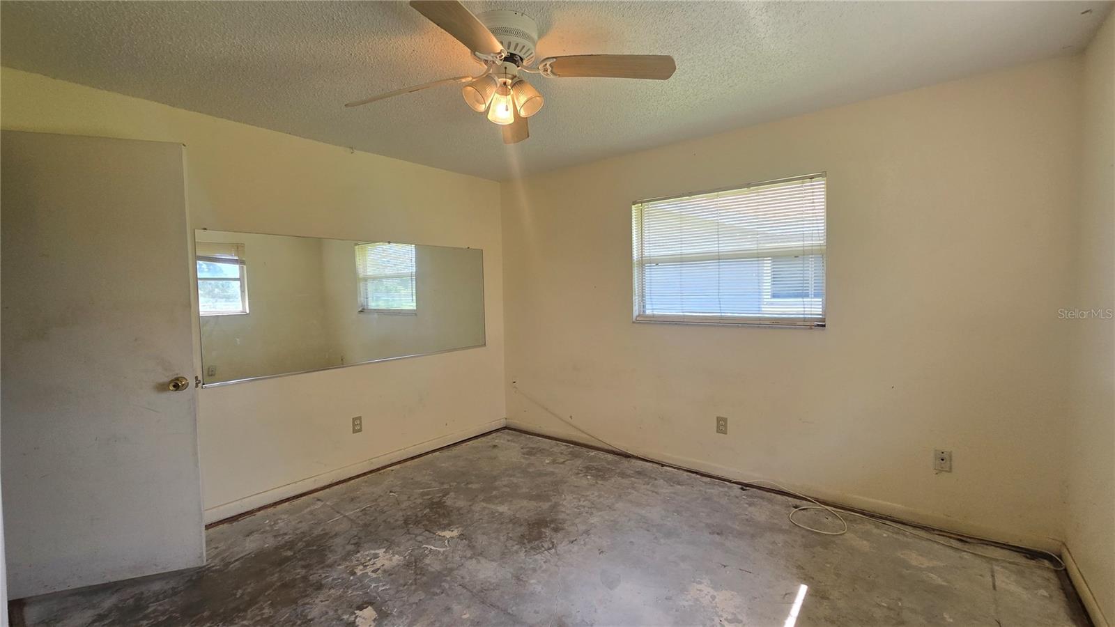 Image 26 of 48 For 704 Lemonwood Drive