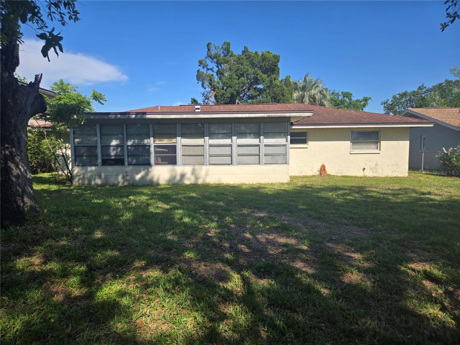 Image 29 of 48 For 704 Lemonwood Drive