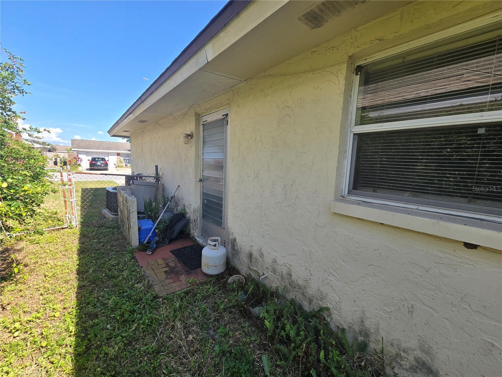 Image 30 of 48 For 704 Lemonwood Drive