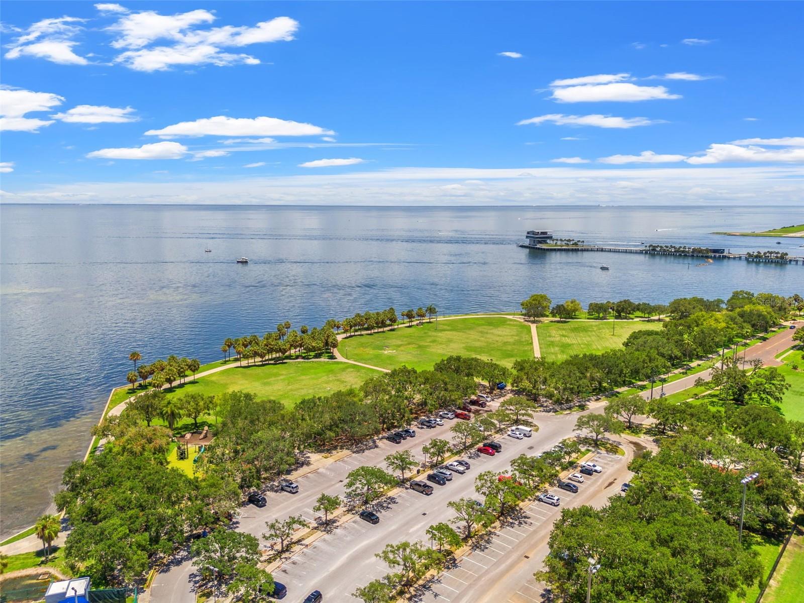 Listing photo id 42 for 907 Arlington Avenue N
