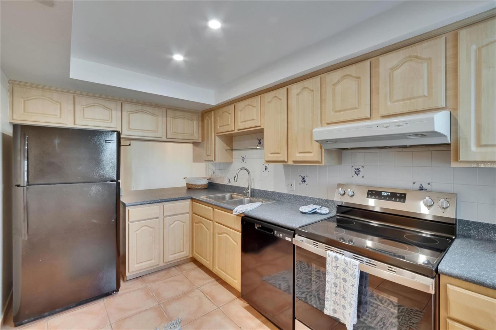 Image 10 of 62 For 3821 Oak Drive J31