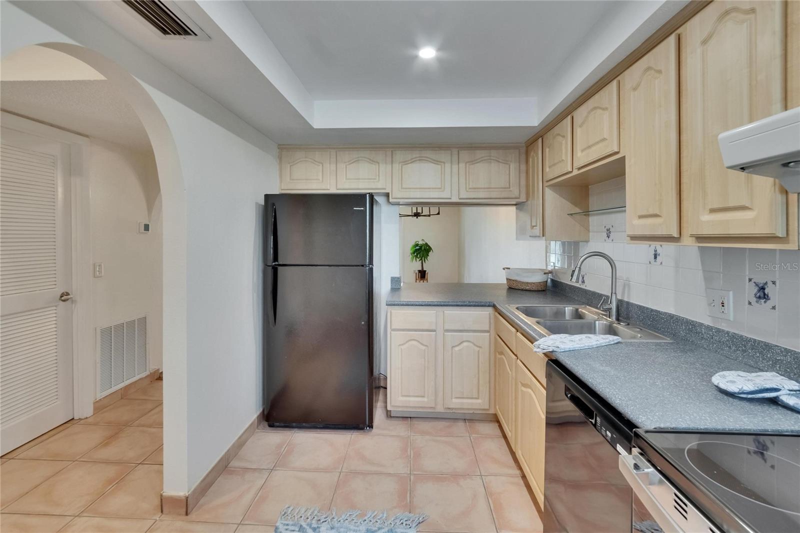 Image 12 of 62 For 3821 Oak Drive J31