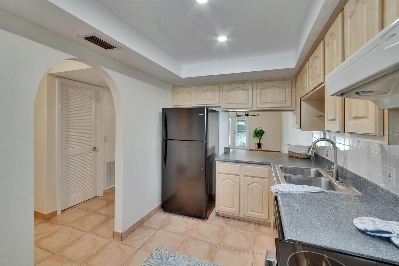 Image 14 of 62 For 3821 Oak Drive J31