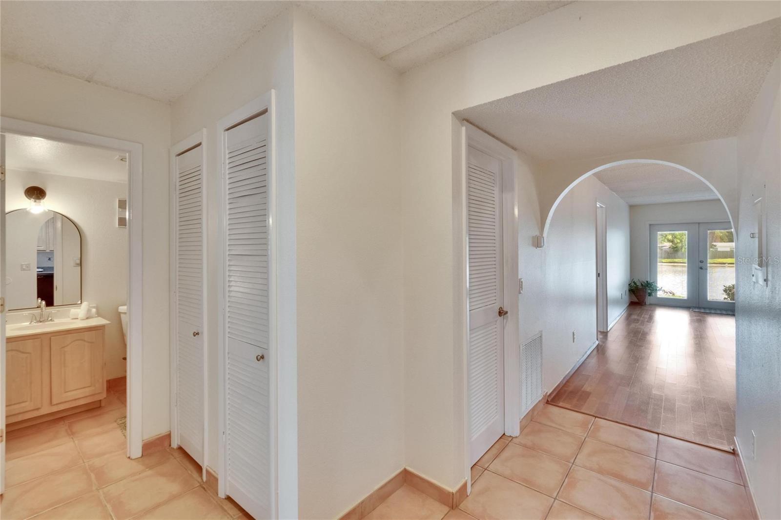 Image 15 of 62 For 3821 Oak Drive J31