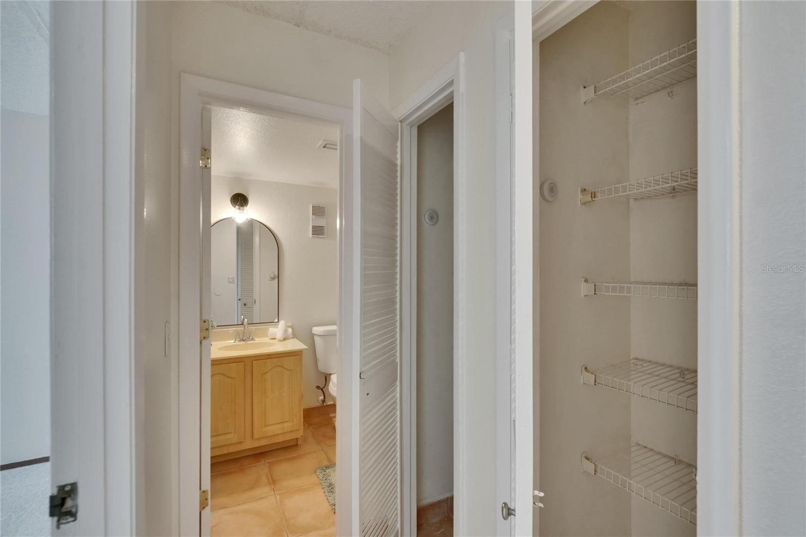 Image 16 of 62 For 3821 Oak Drive J31