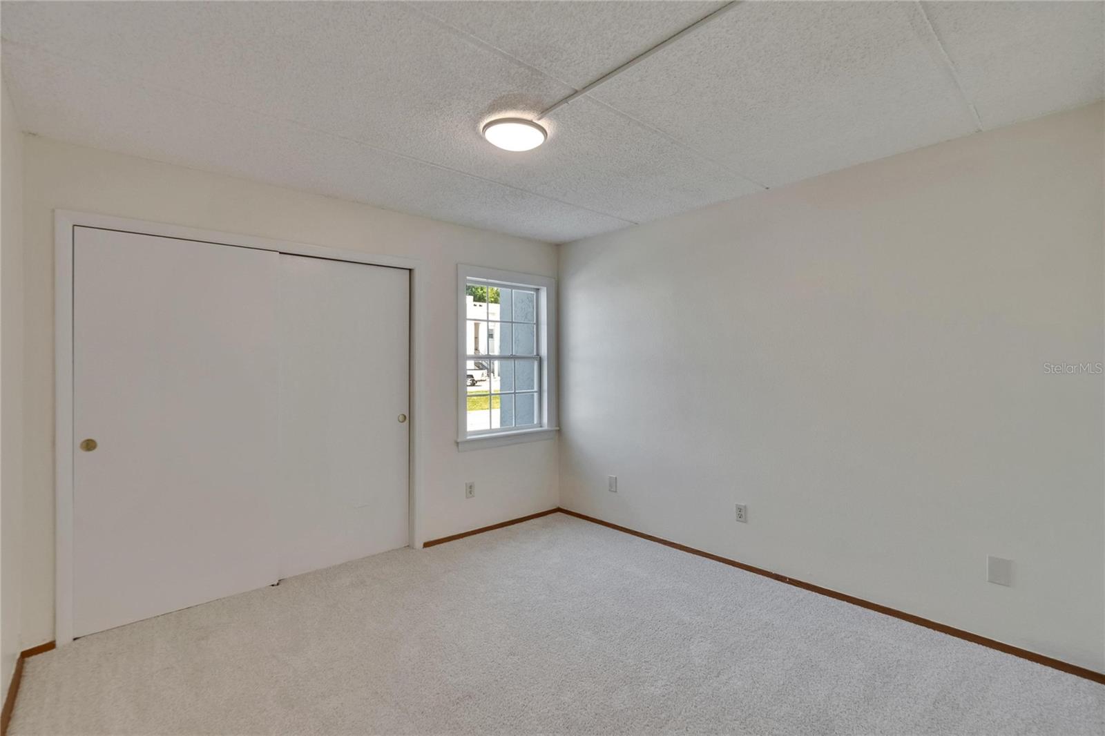 Image 21 of 62 For 3821 Oak Drive J31