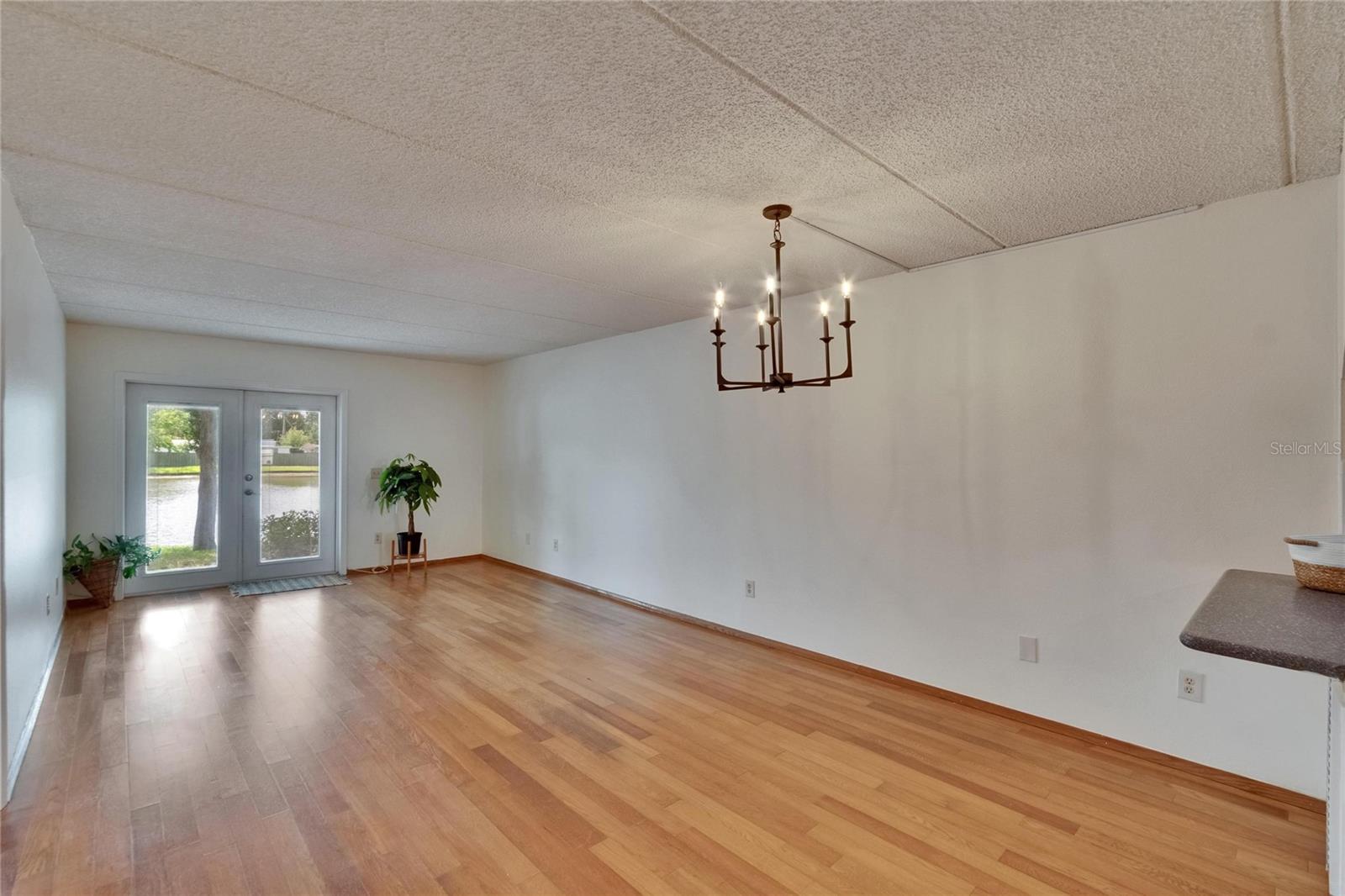 Image 24 of 62 For 3821 Oak Drive J31