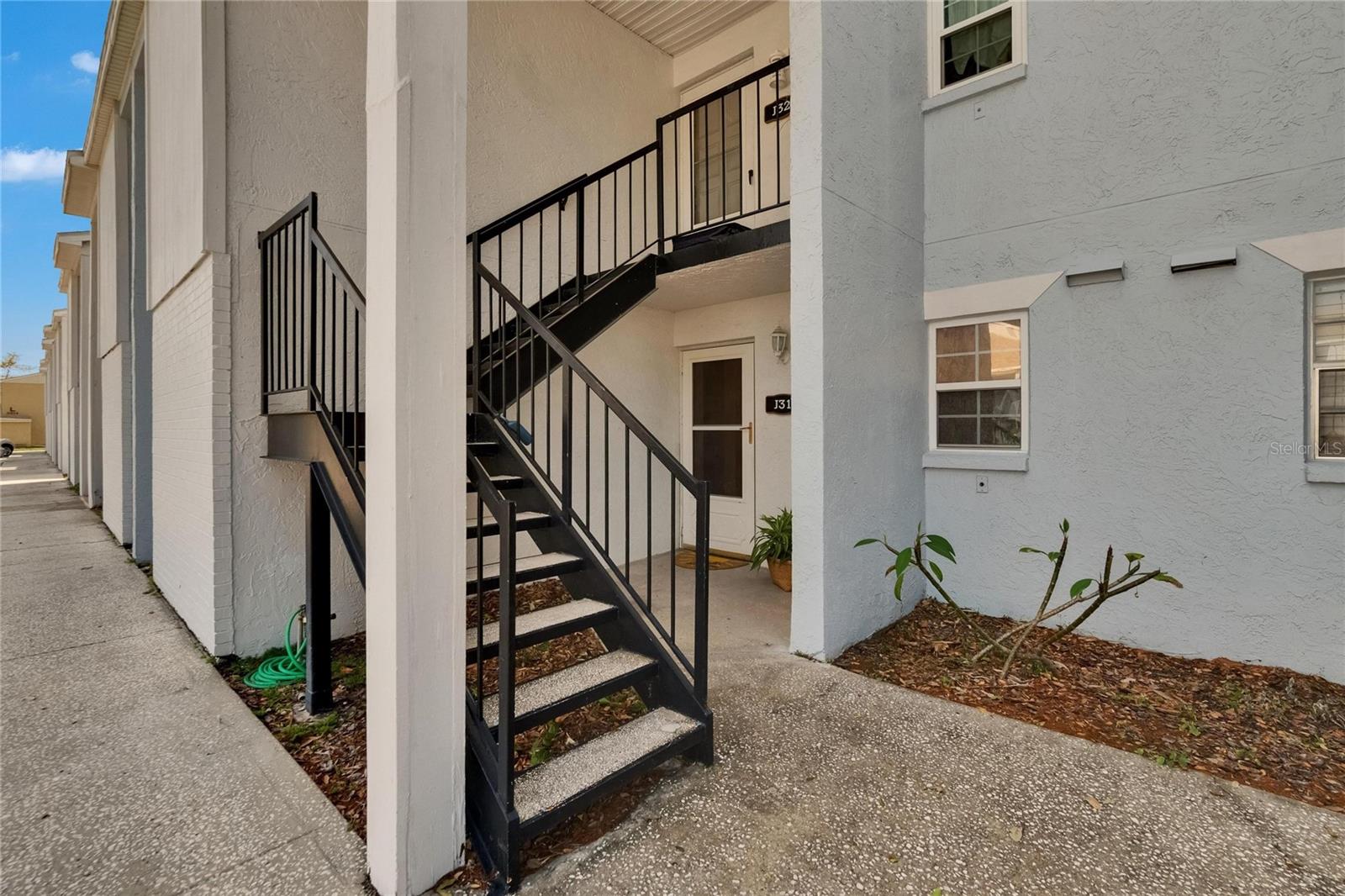 Image 3 of 62 For 3821 Oak Drive J31