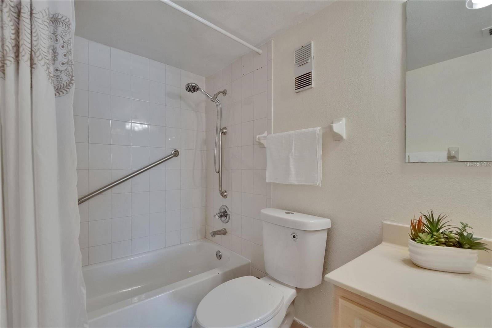 Image 36 of 62 For 3821 Oak Drive J31