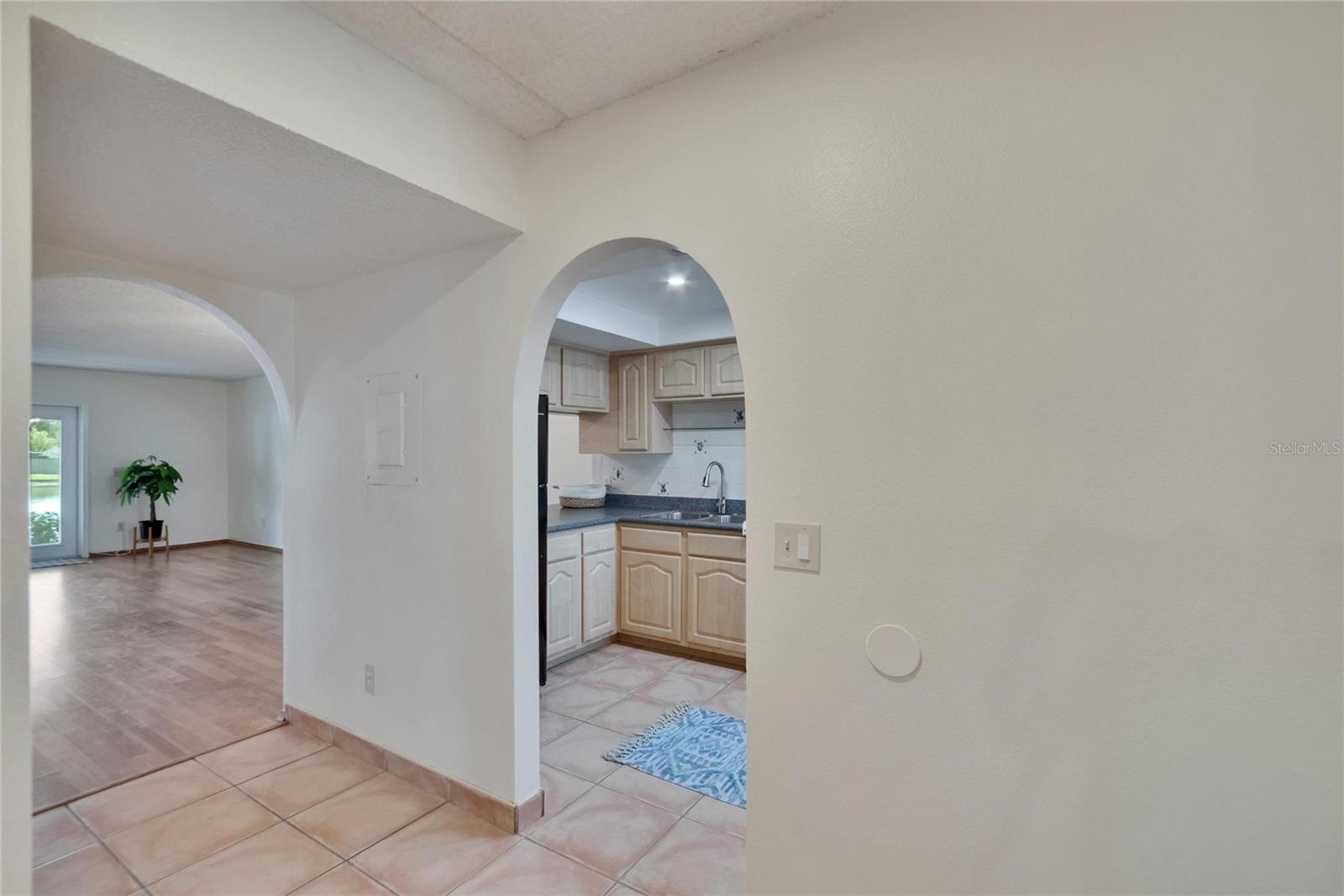 Image 5 of 62 For 3821 Oak Drive J31