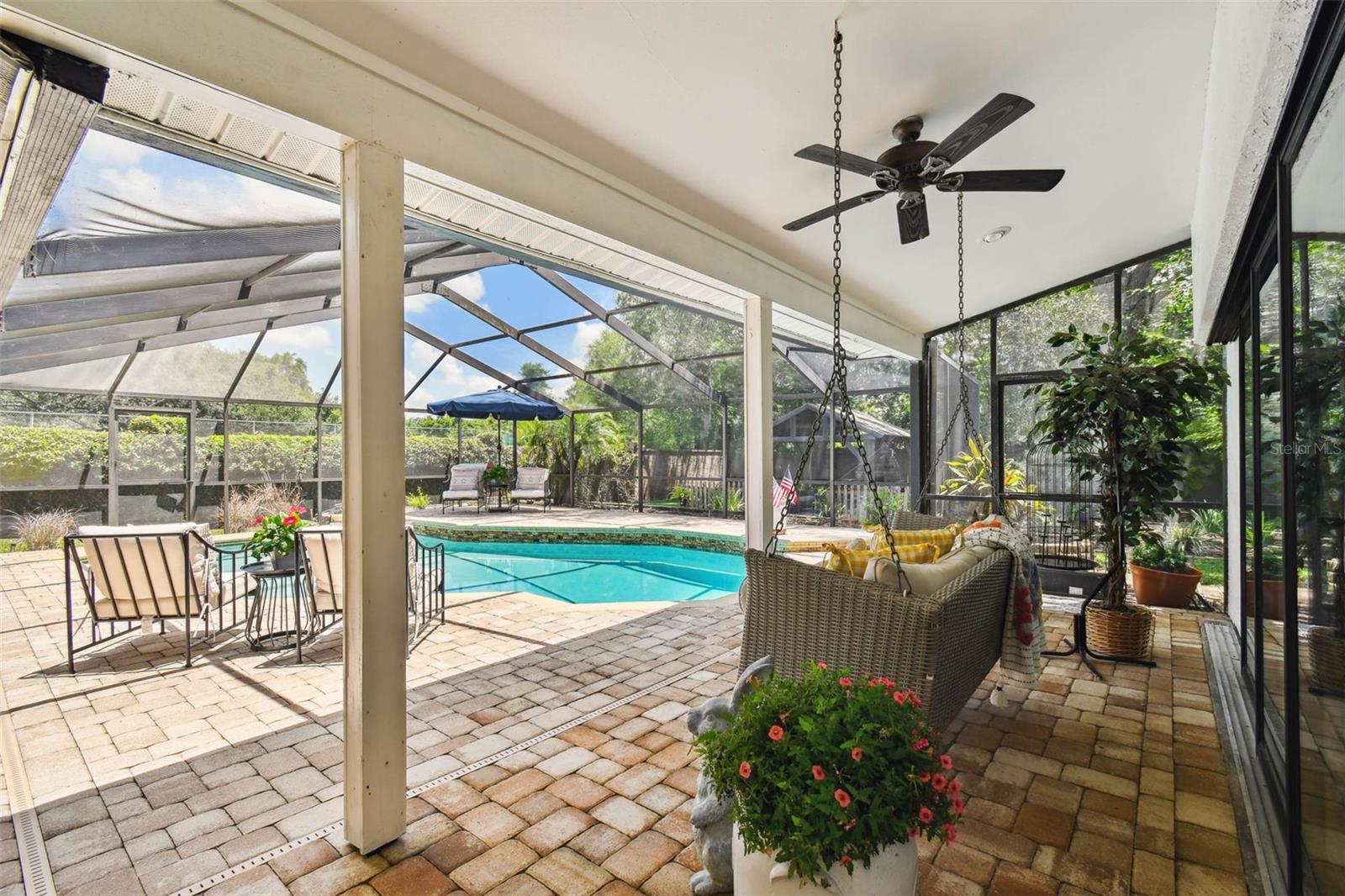 Image 16 of 50 For 506 Crystal Grove Boulevard