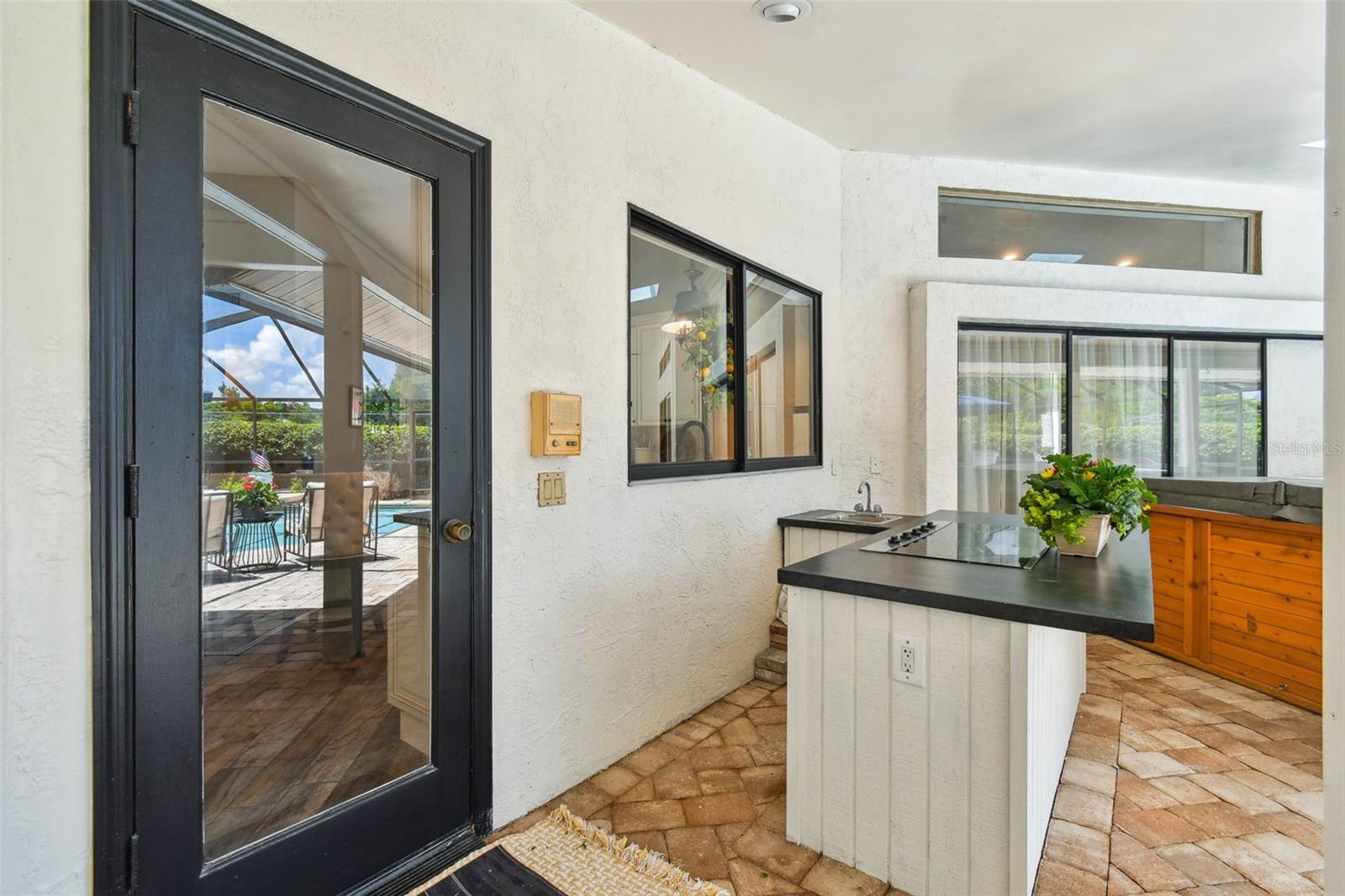 Image 17 of 50 For 506 Crystal Grove Boulevard