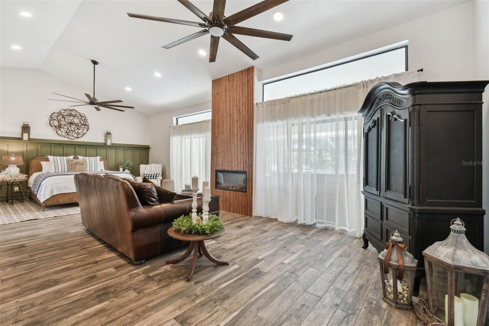 Image 32 of 50 For 506 Crystal Grove Boulevard