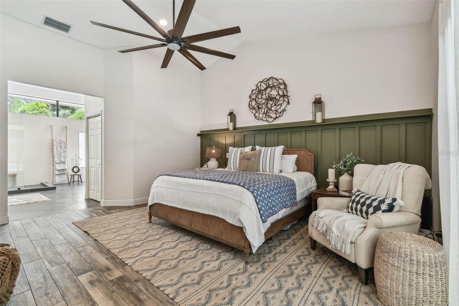 Image 34 of 50 For 506 Crystal Grove Boulevard